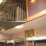 Hostel Avalon House