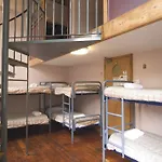 Avalon House Hostel *