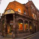 Avalon House Hostel
