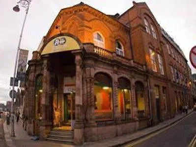 Avalon House Hostel