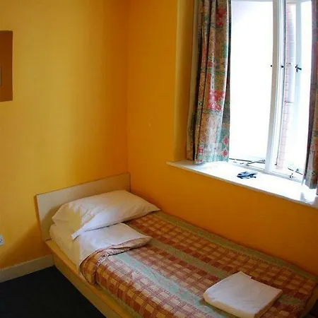 Avalon House Hostel